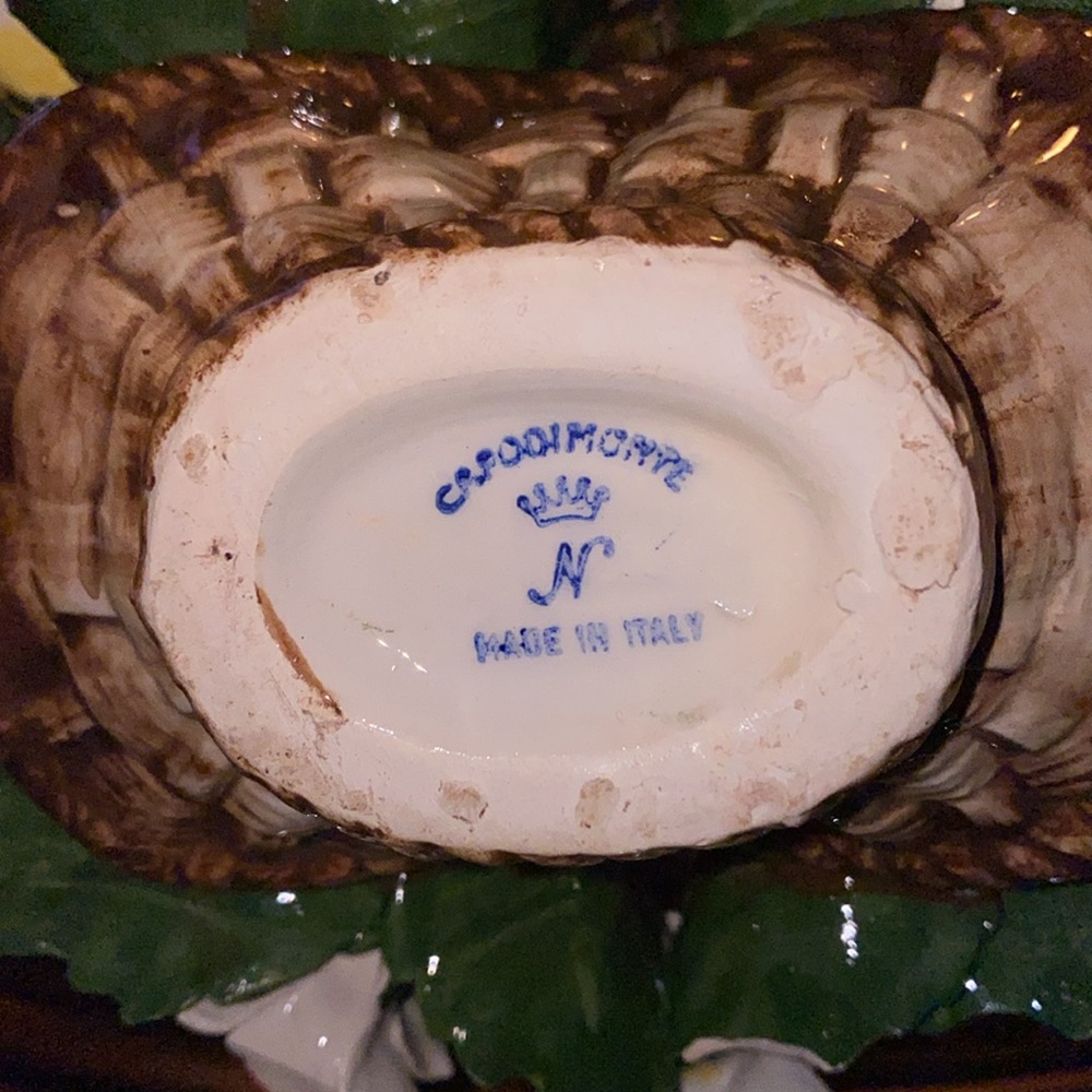 Vintage Capodimonte Porcelain Flower Basket minor chips please see pictures - Picture 6 of 7